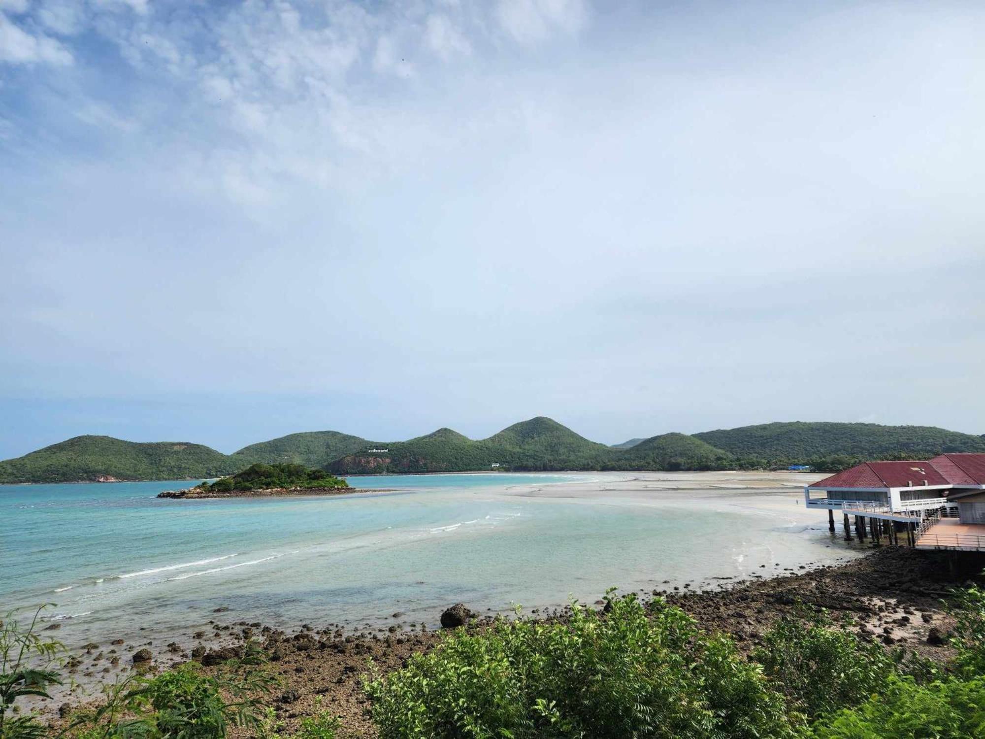 Good Vibe House Sattahip Villa Bagian luar foto
