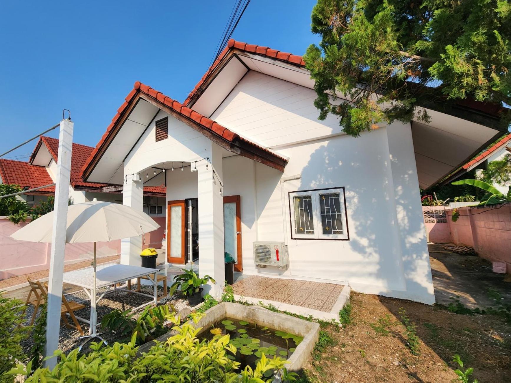 Good Vibe House Sattahip Villa Bagian luar foto