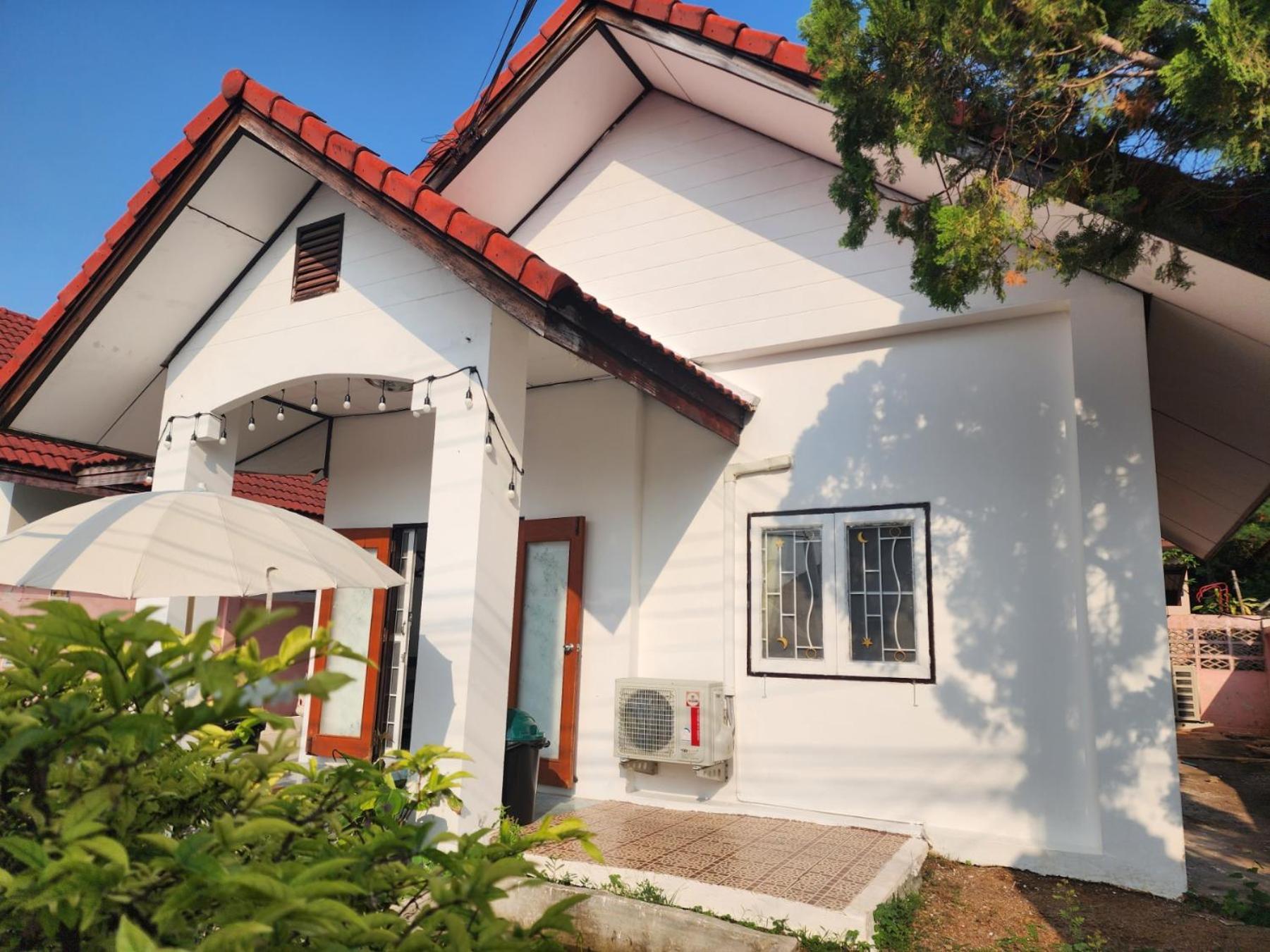 Good Vibe House Sattahip Villa Bagian luar foto