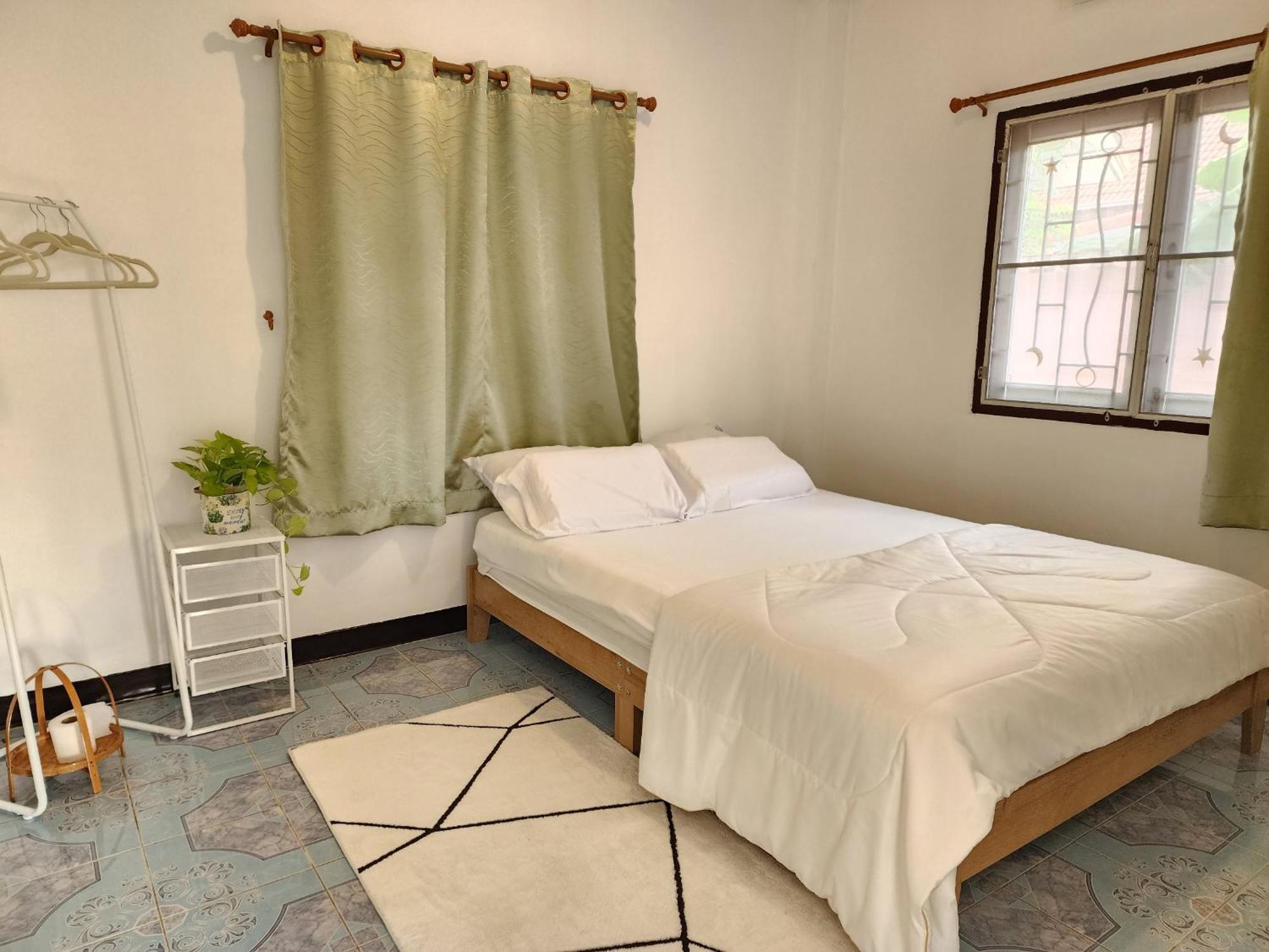 Good Vibe House Sattahip Villa Bagian luar foto