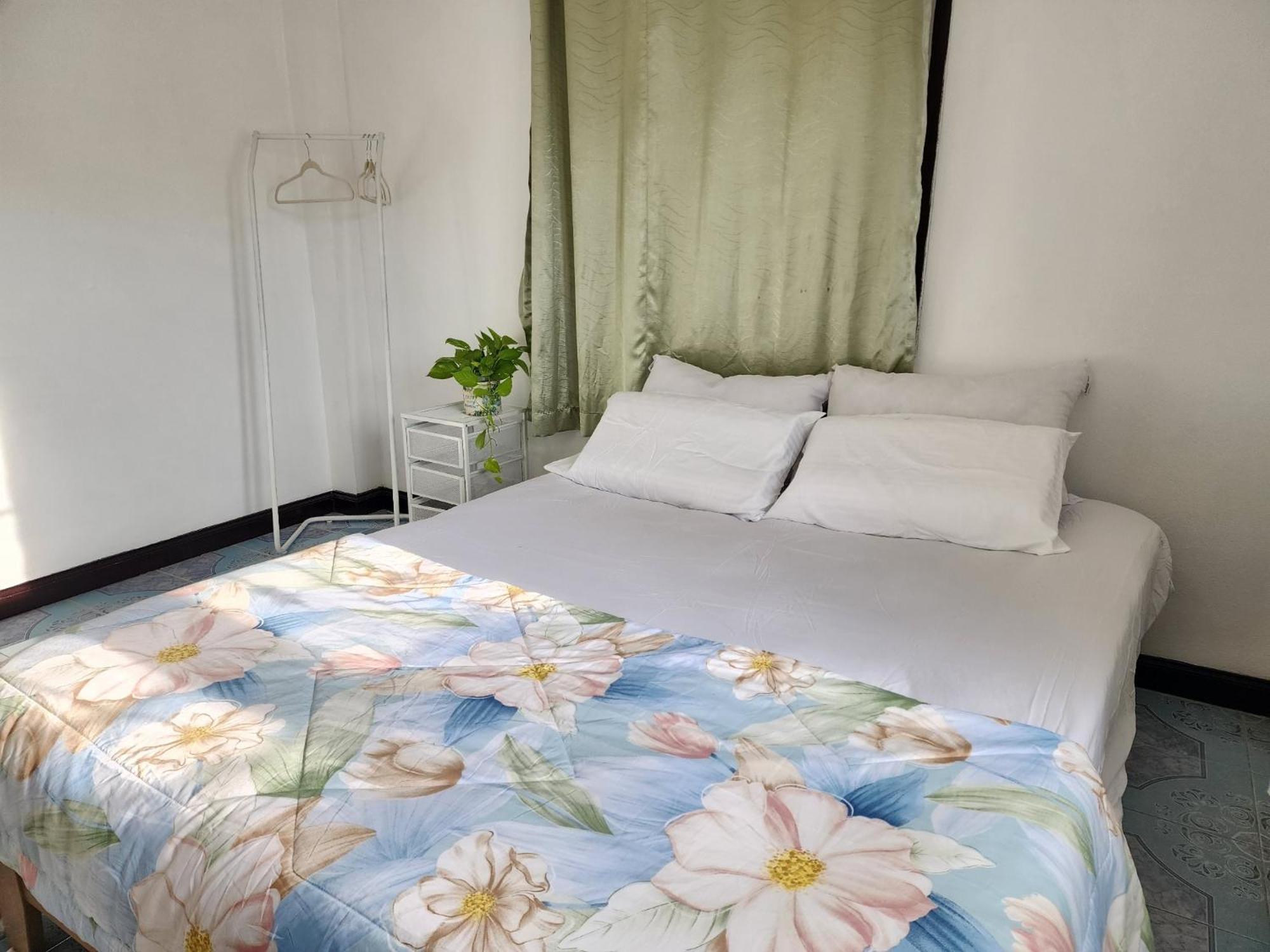 Good Vibe House Sattahip Villa Bagian luar foto
