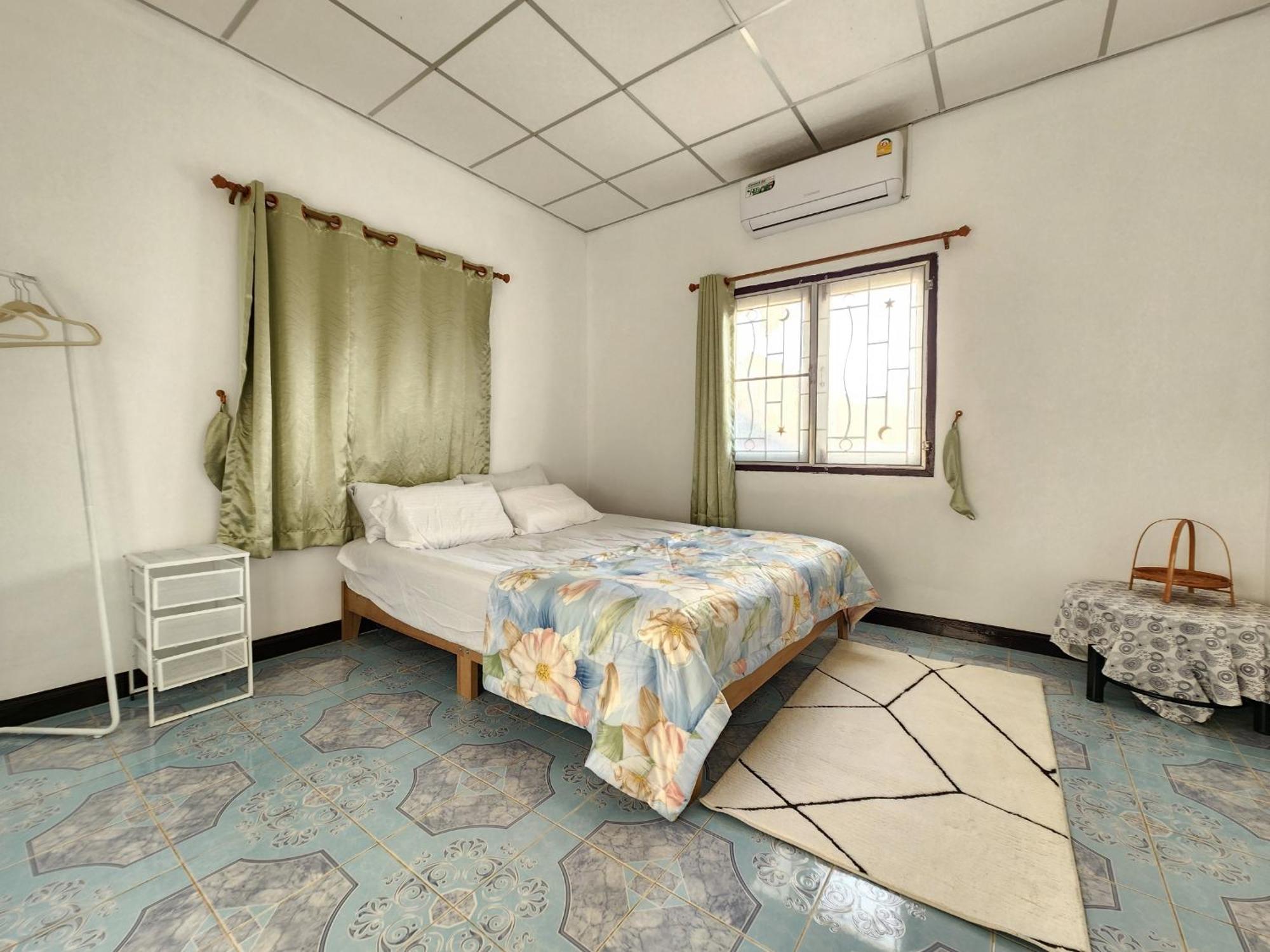 Good Vibe House Sattahip Villa Bagian luar foto